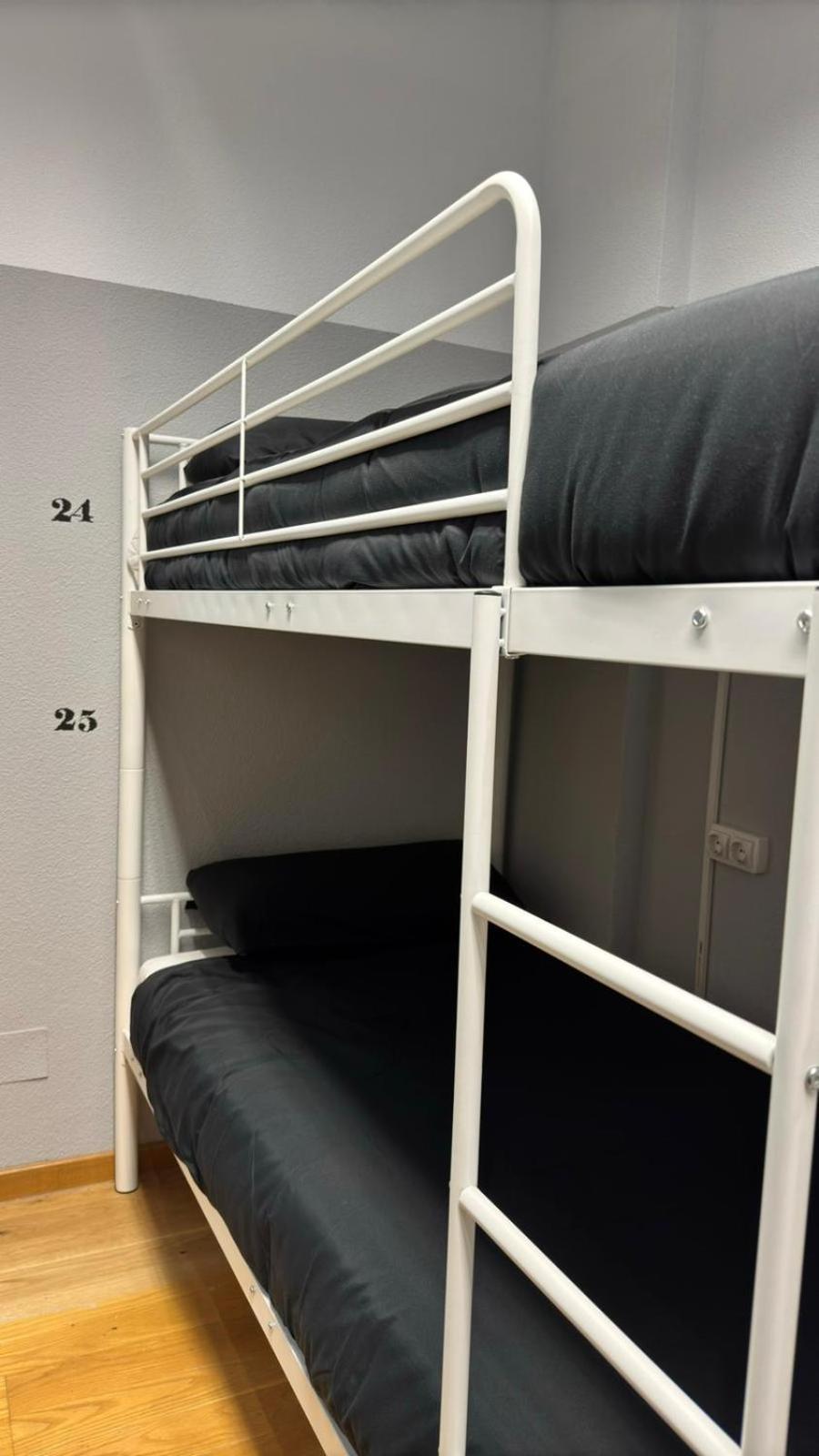 מדריד Hostel Puerta Del Angel מראה חיצוני תמונה