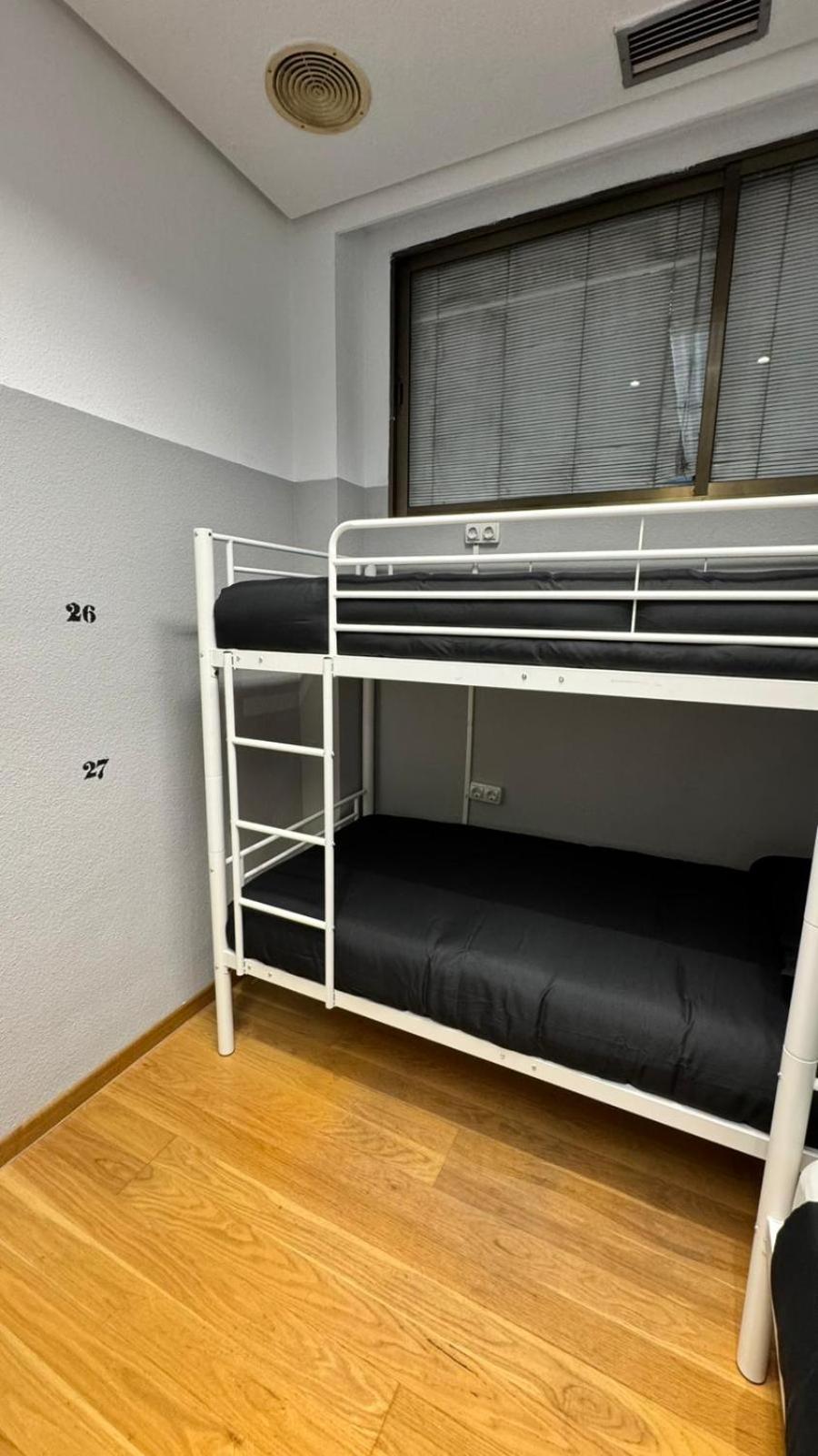 מדריד Hostel Puerta Del Angel מראה חיצוני תמונה