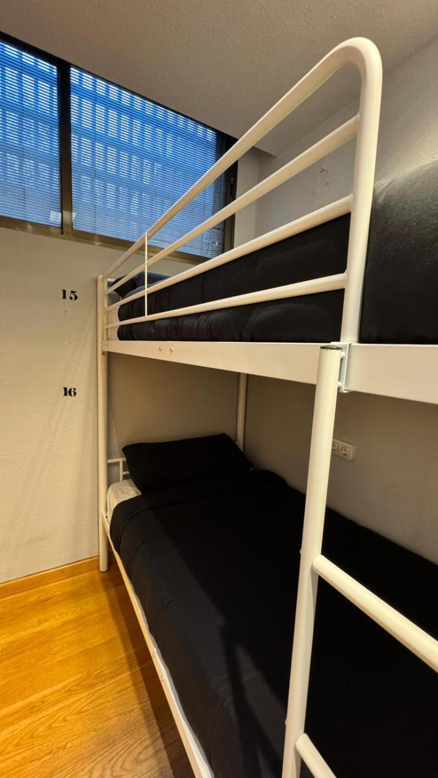 מדריד Hostel Puerta Del Angel מראה חיצוני תמונה