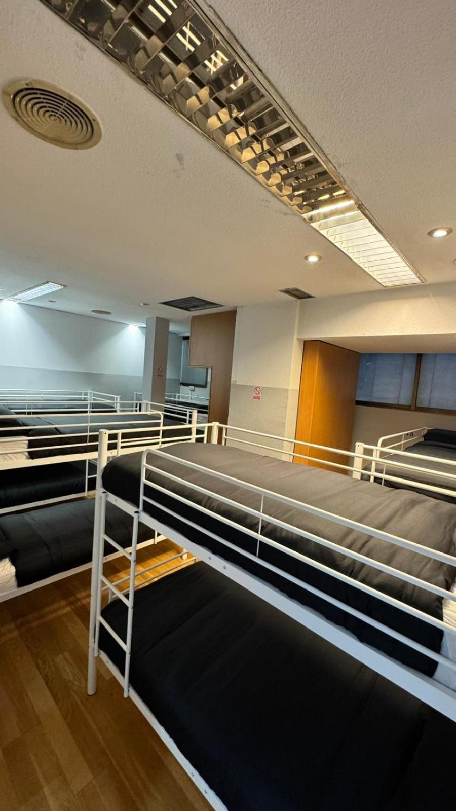מדריד Hostel Puerta Del Angel מראה חיצוני תמונה