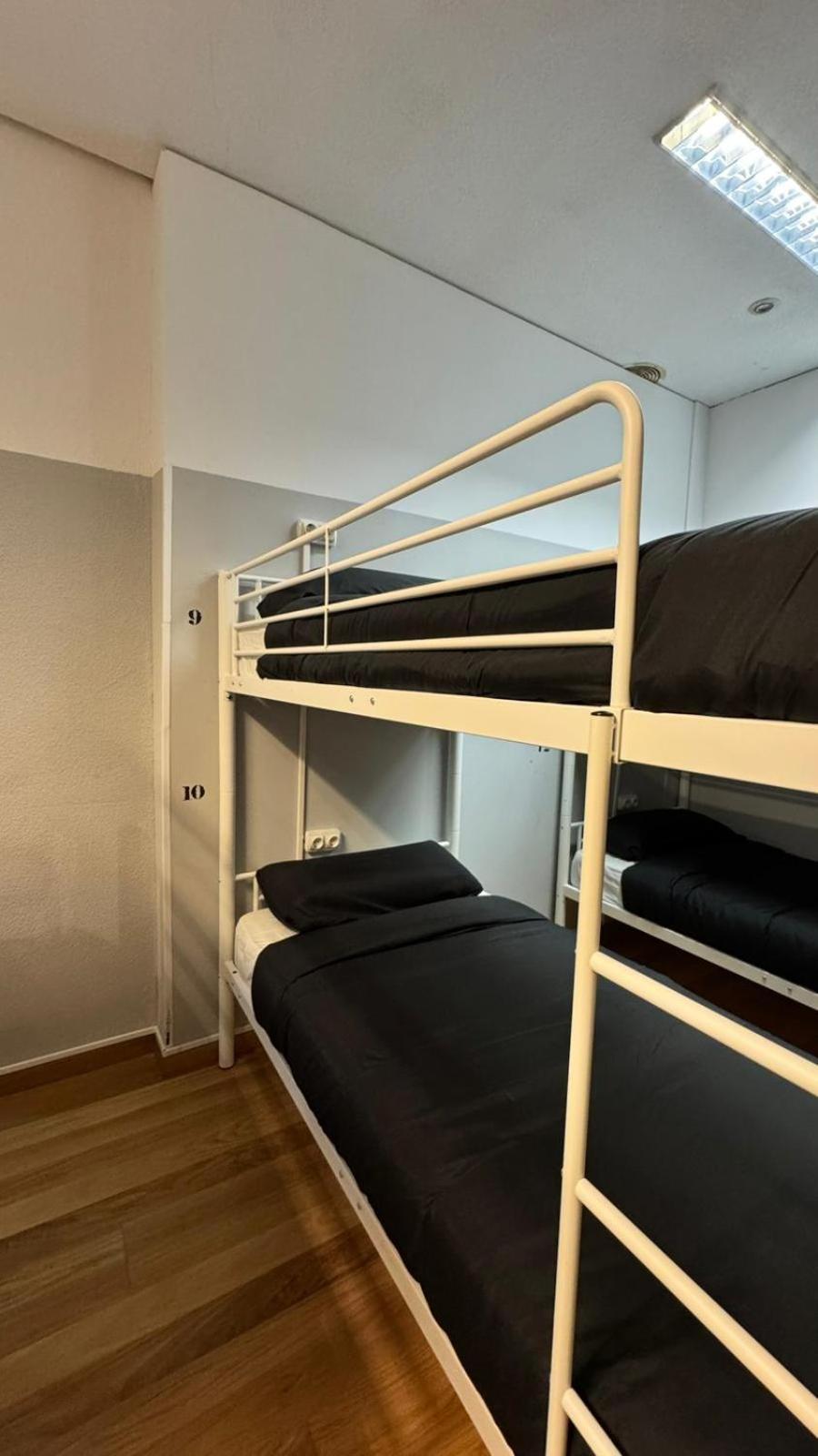 מדריד Hostel Puerta Del Angel מראה חיצוני תמונה